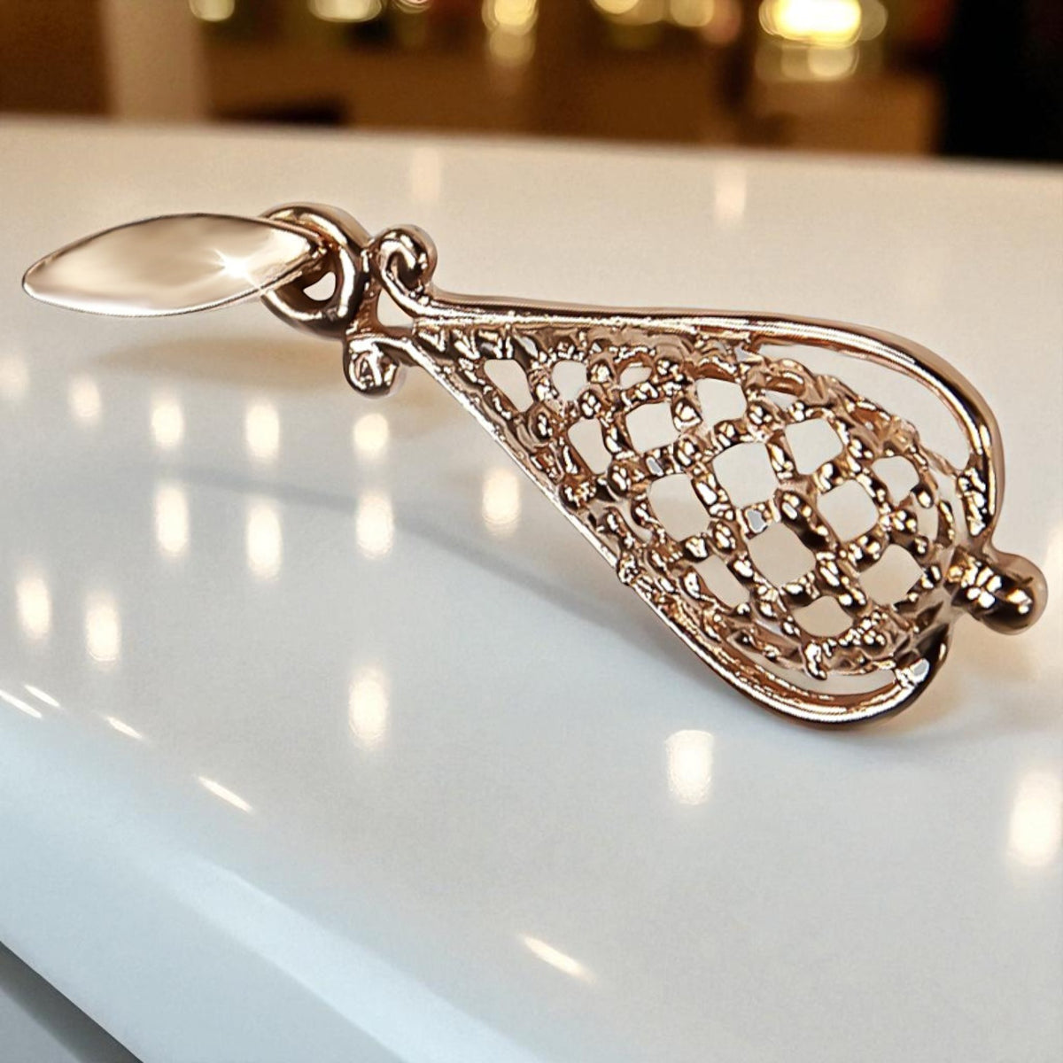 Vintage Leaf Pendant in 14K Rose Gold (vpn082)