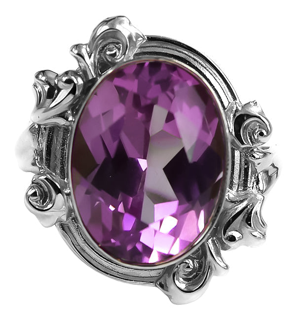 Vintage Amethyst Ring in Sterling Silver (vrc100s-am) — close-up of the stone and setting