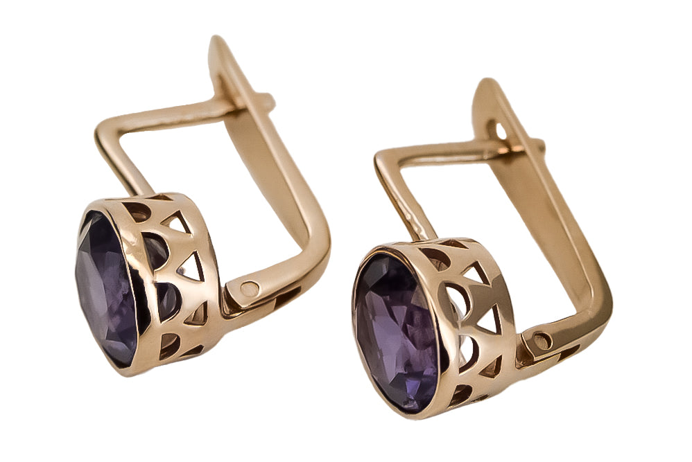 Vintage Alexandrite Earrings in 14K Rose Gold (vec107r-ax) — close-up of the stone and setting