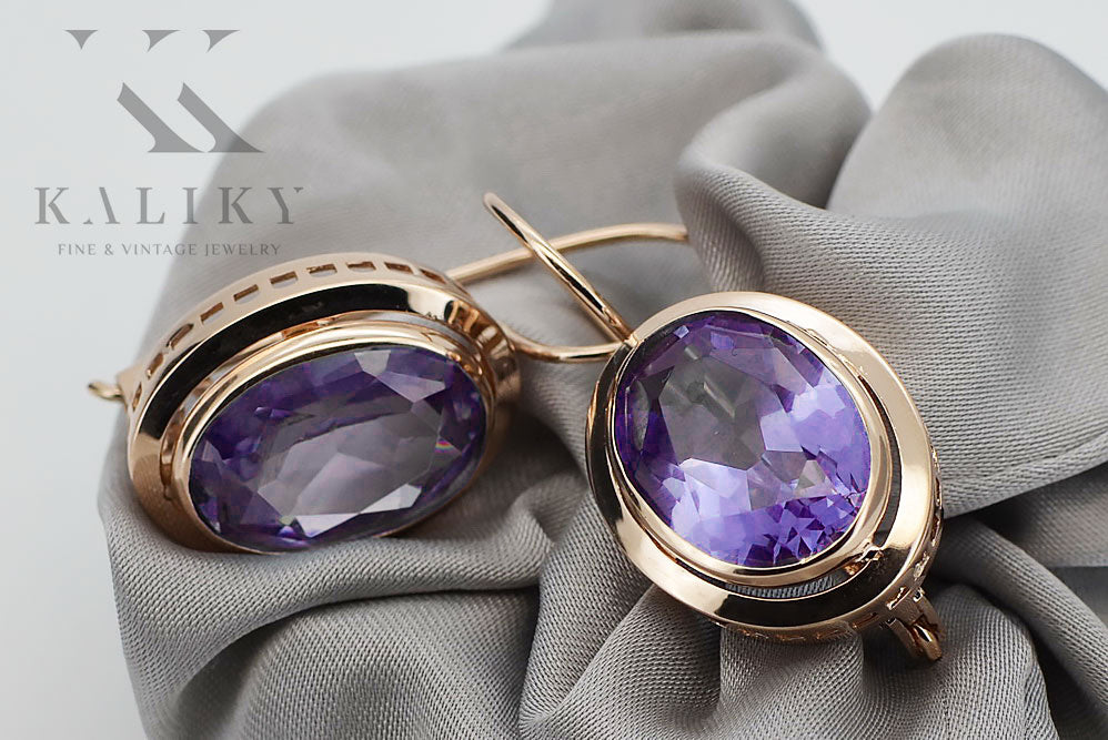 Vintage Alexandrite Earrings in 14K Rose Gold (vec114r-ax) — side view showing the setting