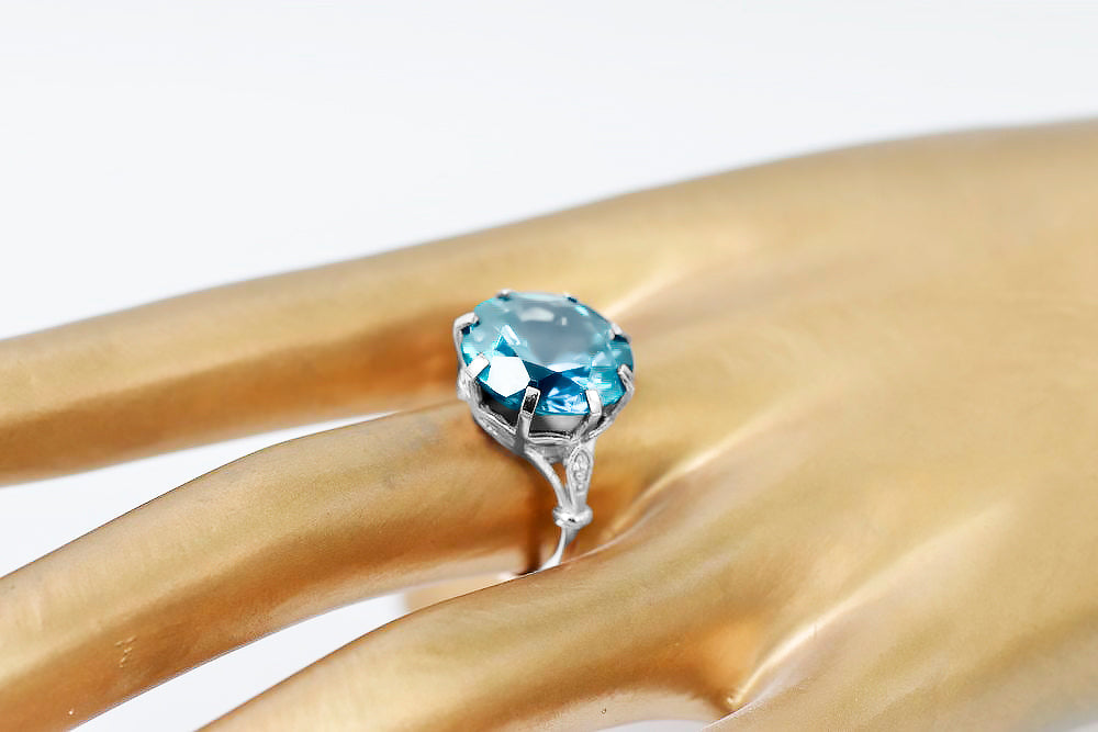 Vintage Aquamarine Ring in Sterling Silver (vrc073s-aq)