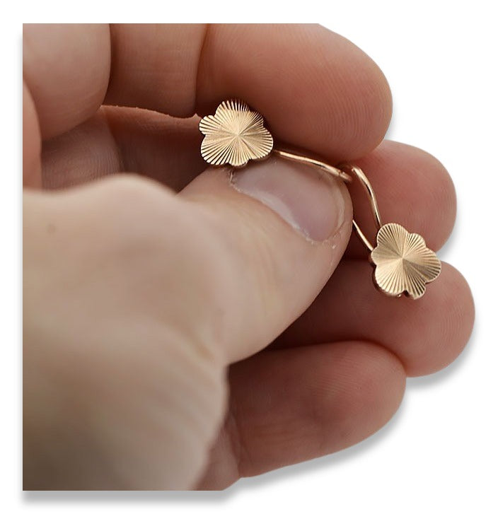 Vintage Leaf Earrings in 14K Rose Gold (ven165) — side view showing the setting