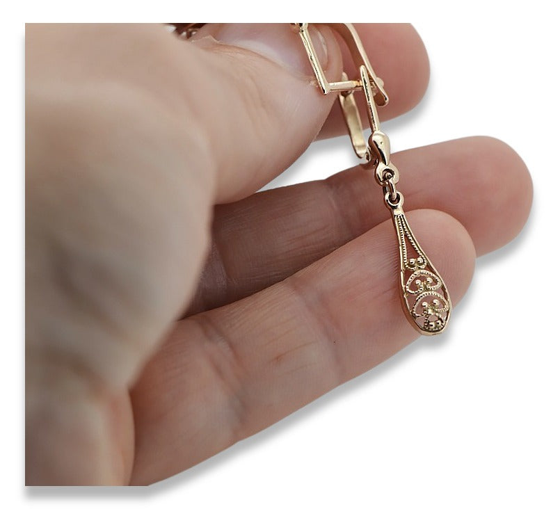 Vintage Leaf Earrings in 14K Rose Gold (ven239) — side view showing the setting