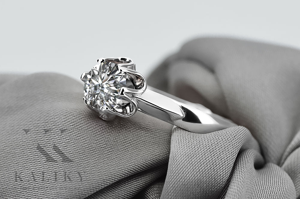 Vintage Zircon Ring in Sterling Silver (vrc122s-zi) — full view of the piece