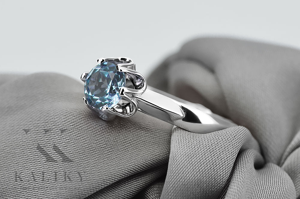 Vintage Aquamarine Ring in Sterling Silver (vrc122s-aq) — full view of the piece
