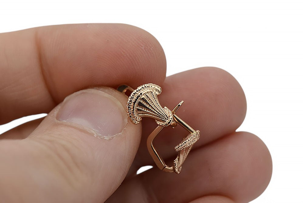Vintage Leaf Earrings in 14K Rose Gold (ven214) — full view of the piece