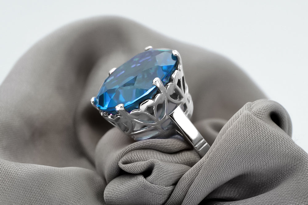 Vintage Aquamarine Ring in Sterling Silver (vrc130s-aq) — full view of the piece