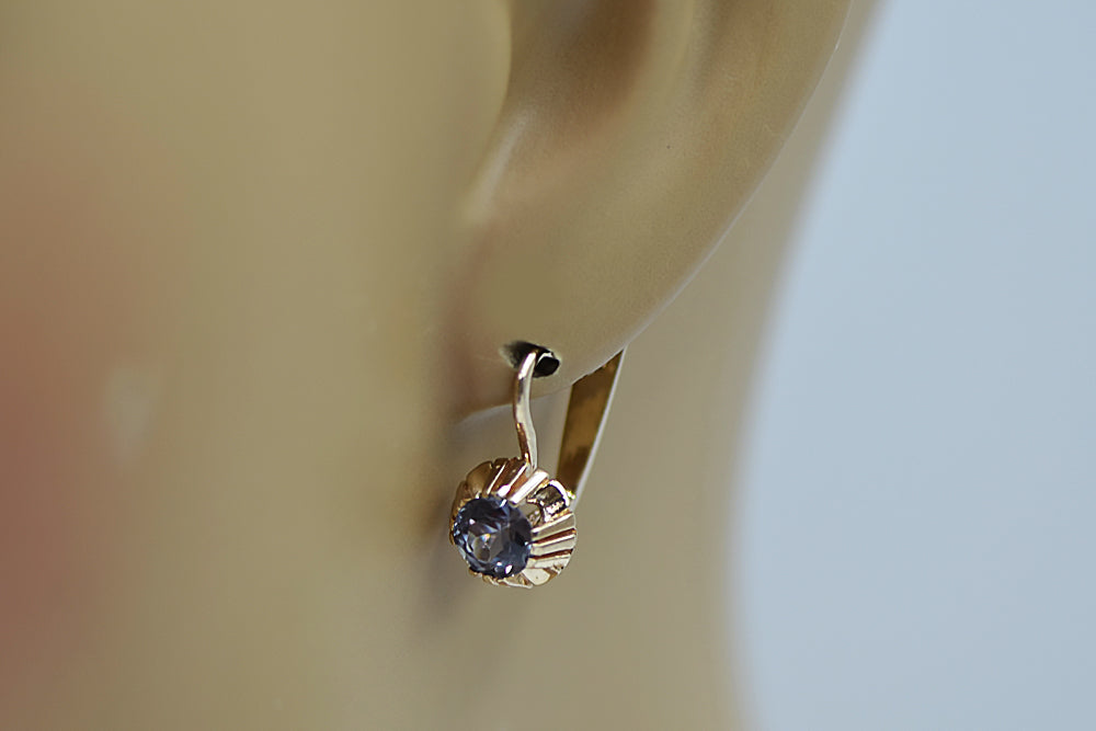 Vintage Alexandrite Earrings in 14K Rose Gold (vec027r-ax) — detail of the metal texture