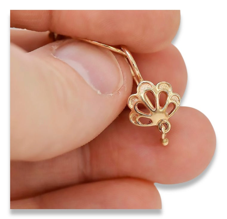 Vintage Leaf Earrings in 14K Rose Gold (ven136) — side view showing the setting
