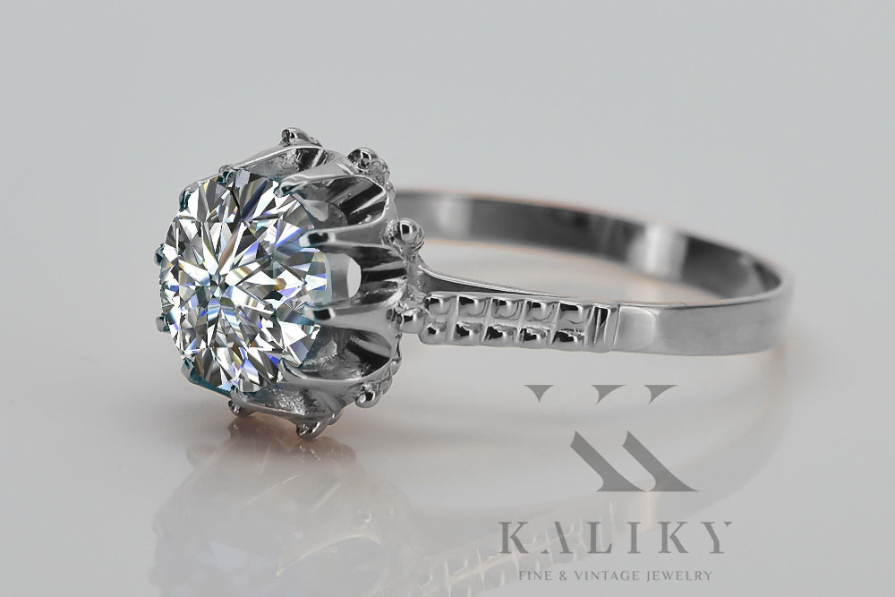 Vintage Zircon Ring in Sterling Silver (vrc045s-zi) — worn on the hand, showing profile