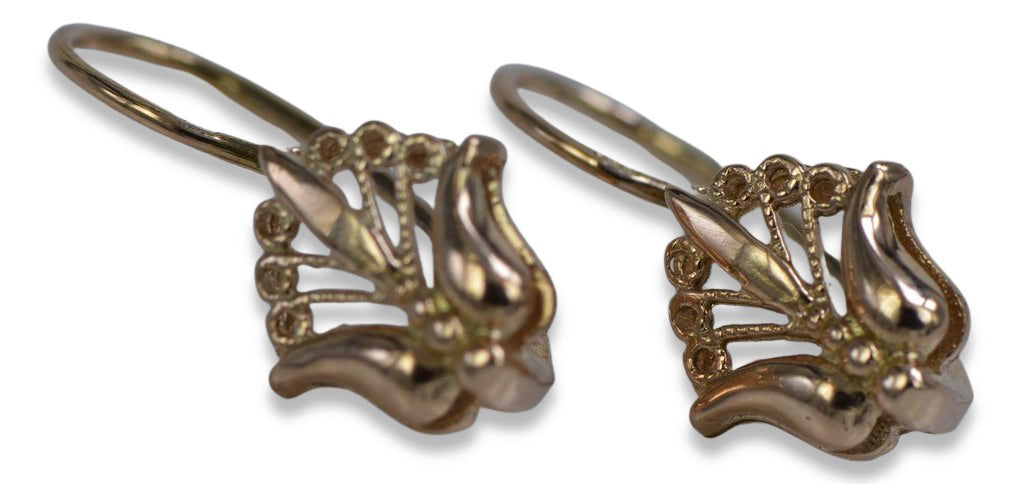 Vintage Flower Earrings in 14K Rose Gold (ven205) — worn on the hand, showing profile