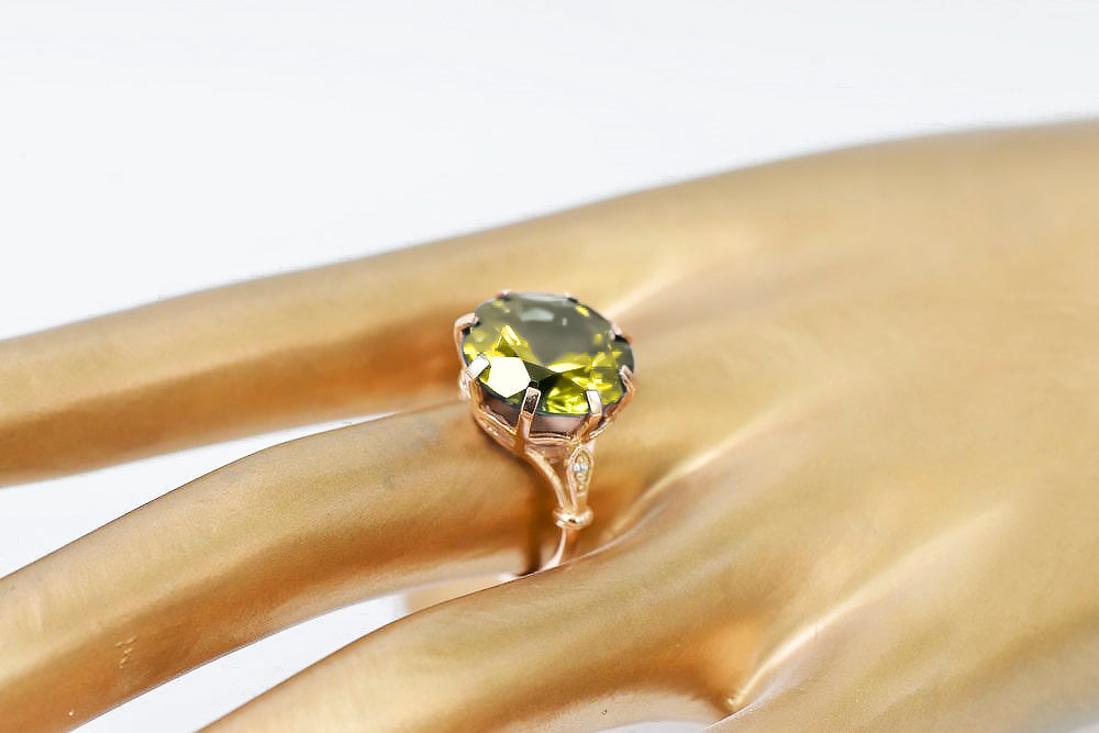 Vintage Yellow Peridot Ring in 14K Rose Gold (vrc073r-yp) — full view of the piece