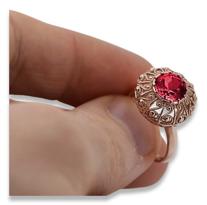 Vintage Ruby Ring in 14K Rose Gold (vrc059r-rb) — close-up of the stone and setting