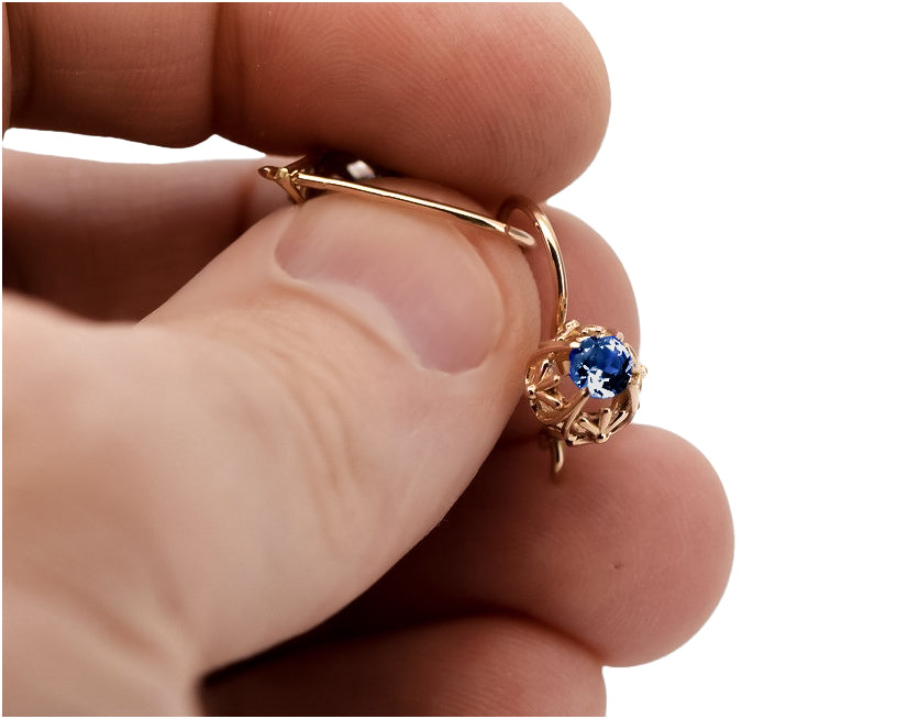 Vintage Sapphire Made Earrings in 14K Rose Gold (vec145r-sp) — close-up of the stone and setting