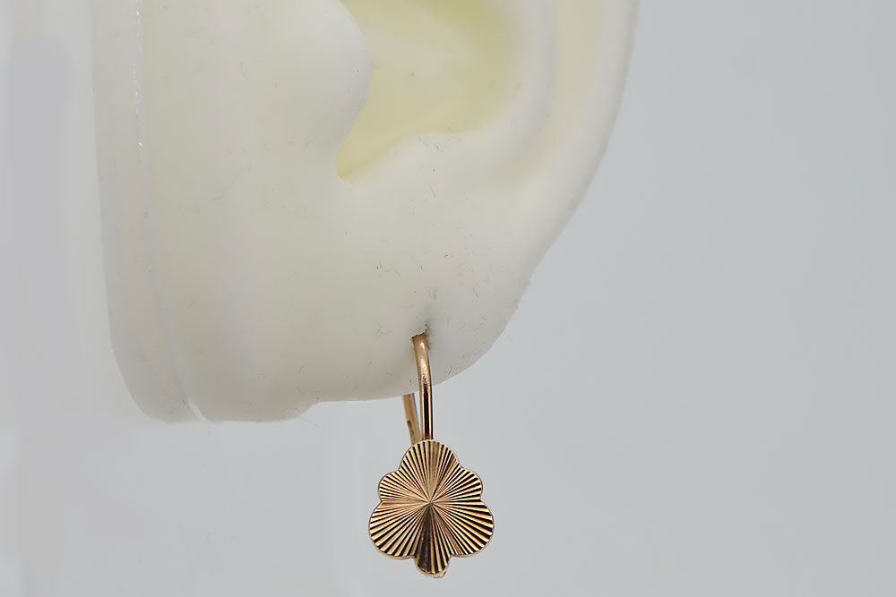 Vintage Leaf Earrings in 14K Rose Gold (ven165) — worn on the hand, showing profile