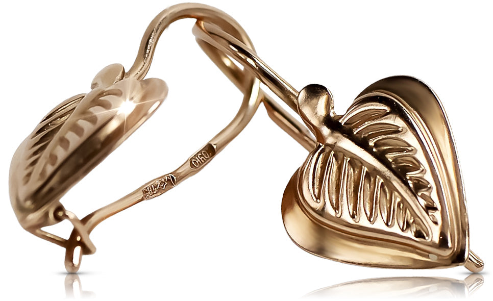 Vintage Leaf Earrings in 14K Rose Gold (ven015) — worn on the hand, showing profile