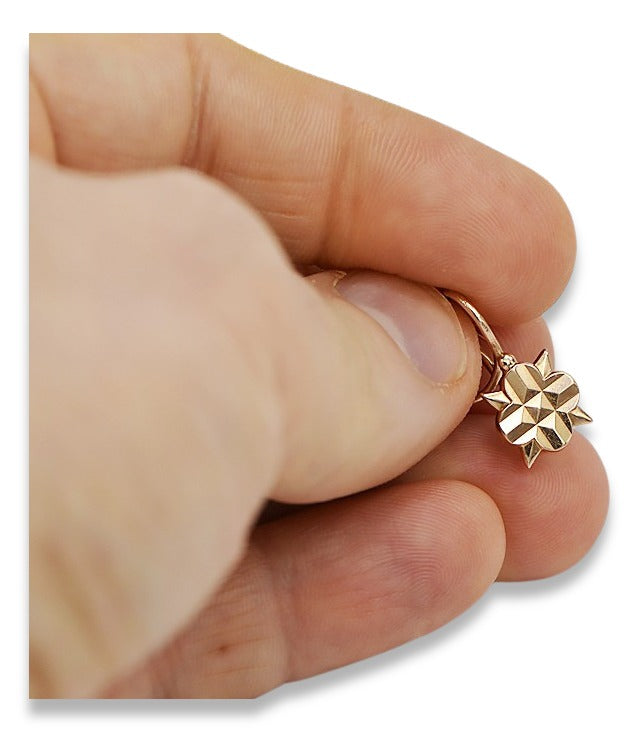 Vintage Leaf Earrings in 14K Rose Gold (ven098) — side view showing the setting