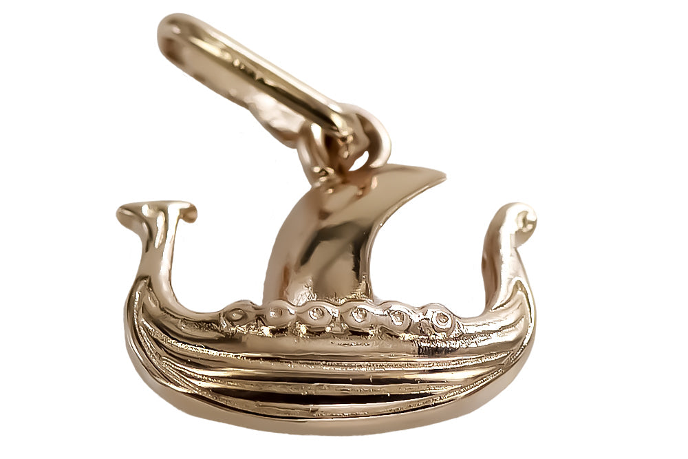 Vintage Boat Pendant in 14K Rose Gold (vpn044) — close-up of the stone and setting