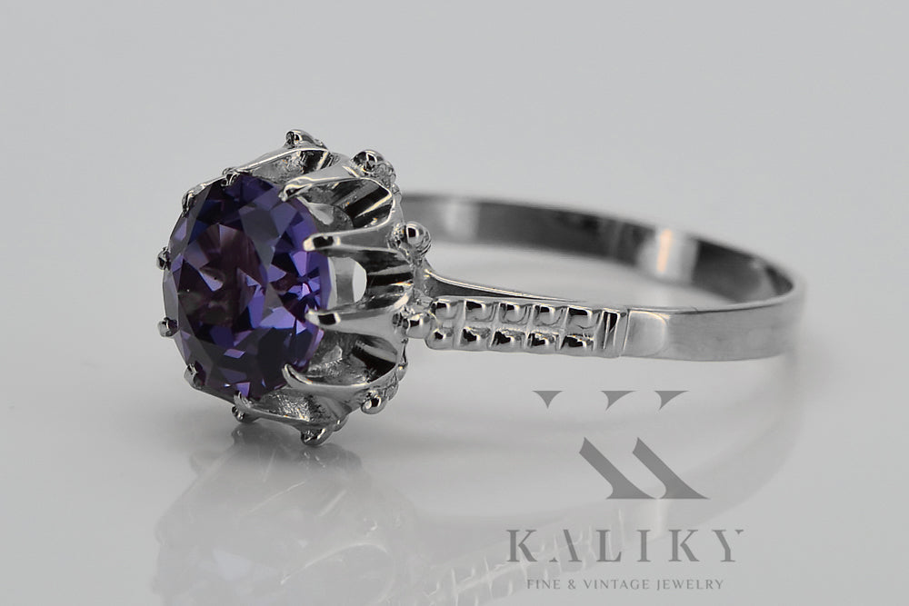 Vintage Alexandrite Ring in Sterling Silver (vrc045s-ax) — full view of the piece