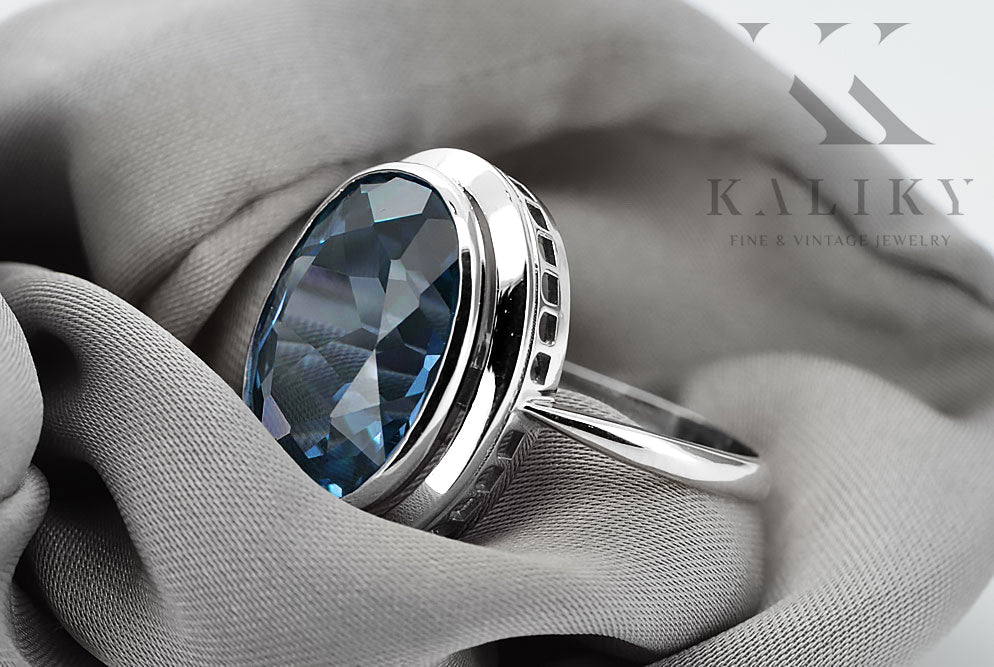 Vintage Aquamarine Ring in Sterling Silver (vrc285s-aq) — full view of the piece