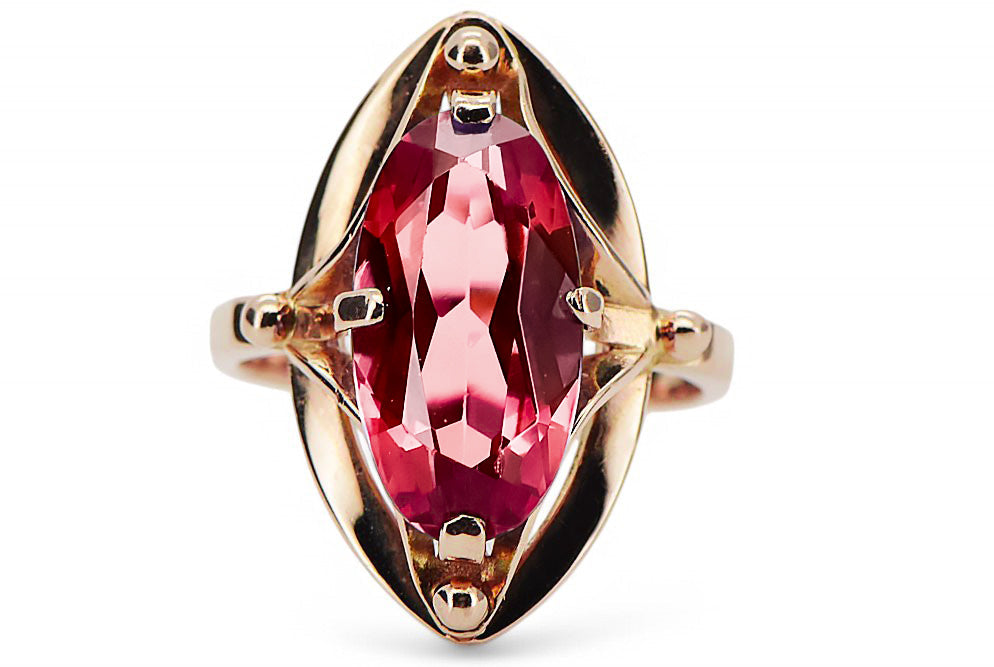 Vintage Ruby Ring in 14K Rose Gold (vrc047r-rb) — close-up of the stone and setting