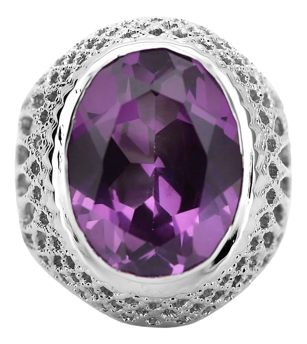 Vintage Amethyst Amethist Ring in Sterling Silver (vrc089s-am) — close-up of the stone and setting