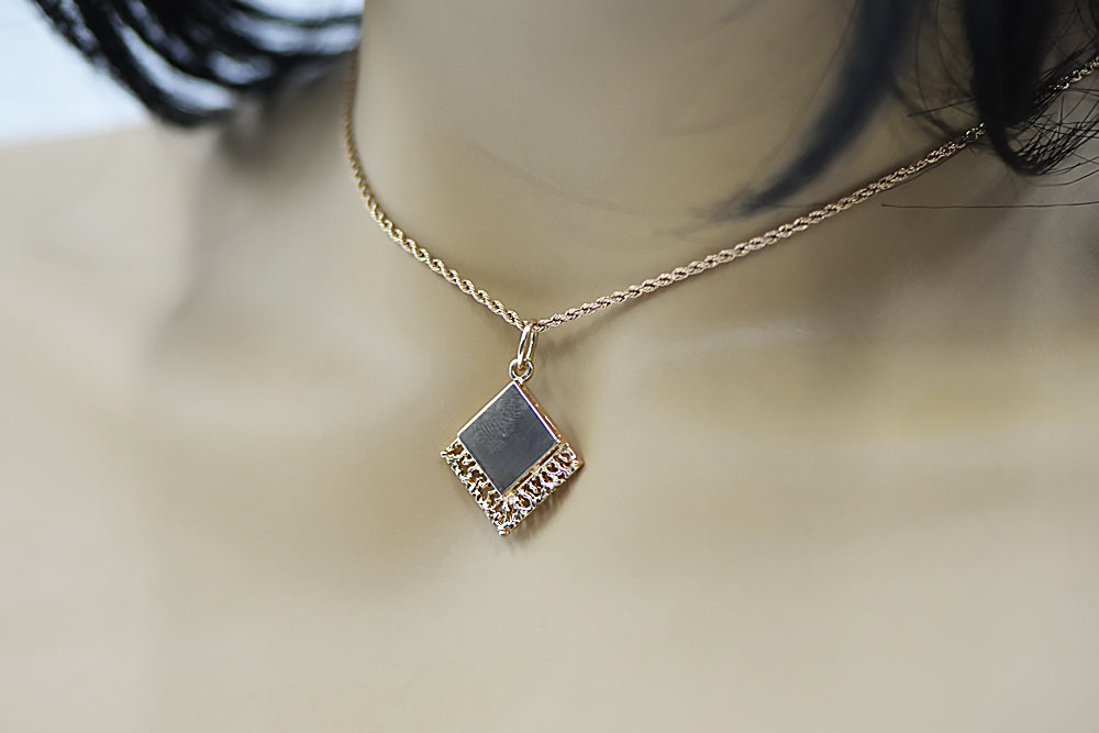 Vintage Square Pendant in 14K Rose Gold (vpn041) — view 9