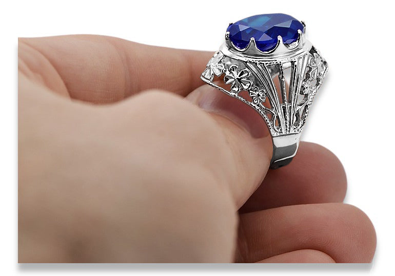 Vintage Sapphire Ring in Sterling Silver (vrc031s-sp) — close-up of the stone and setting