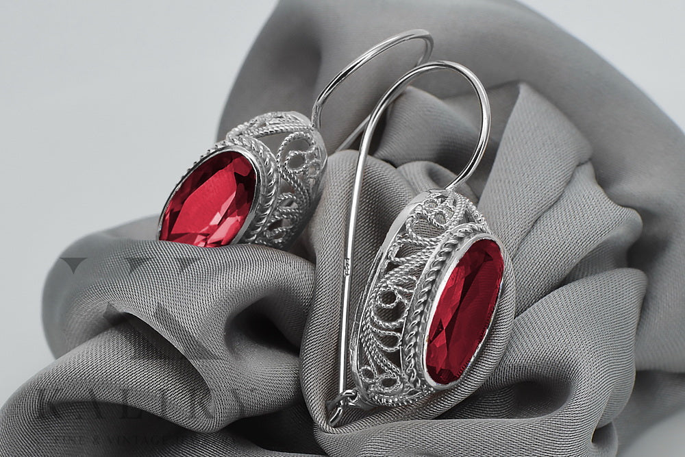 Vintage Ruby Earrings in Sterling Silver (vec023s-rb) — close-up of the stone and setting