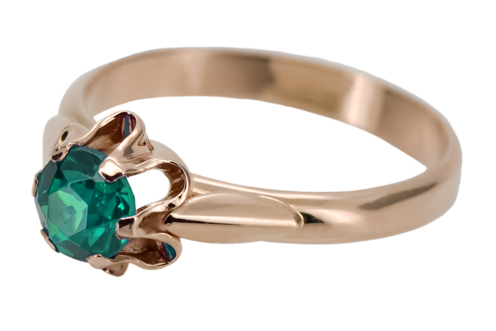 Vintage Emerald Ring in 14K Rose Gold (vrc094r-em) — close-up of the stone and setting