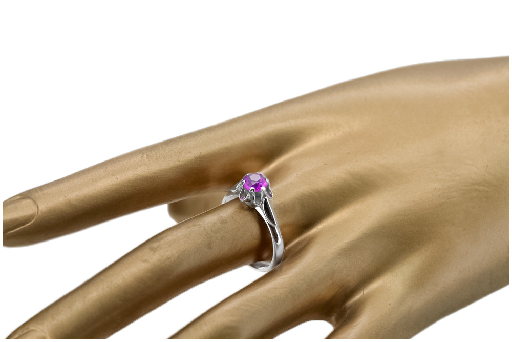 Vintage Amethyst Ring in Sterling Silver (vrc094s-am) — close-up of the stone and setting