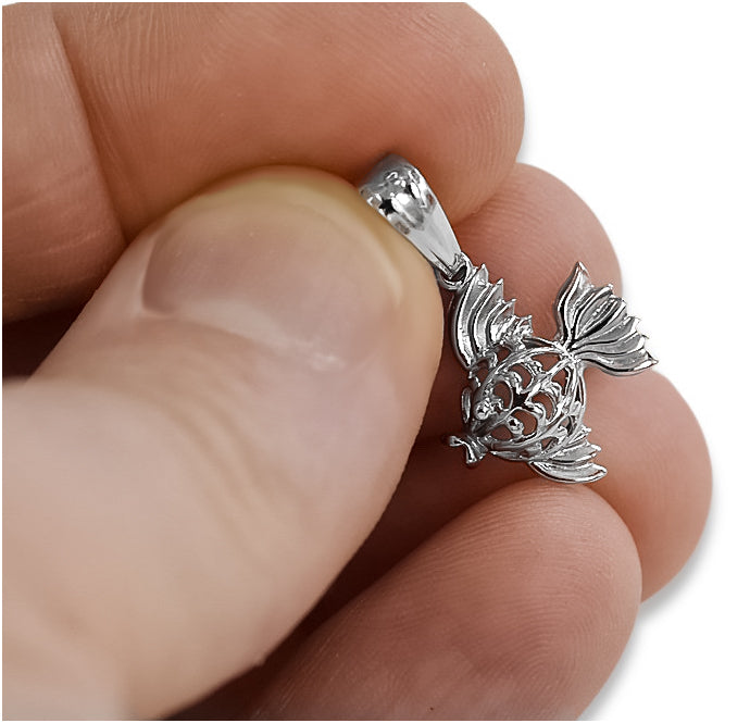 Vintage Fish Pendant in Sterling Silver (vpn021s) — full view of the piece